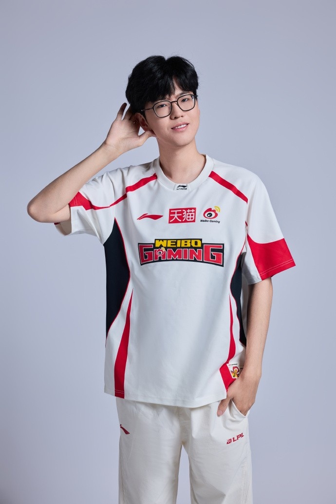 WBG分享26夹人定妆照：论微博哥拍照POSE的一百种手势